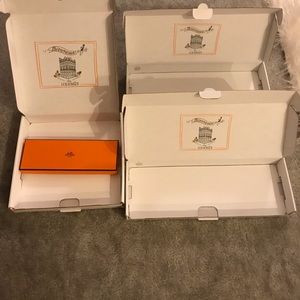 7 Hermes shipping boxes + 1 orange box with ribbon